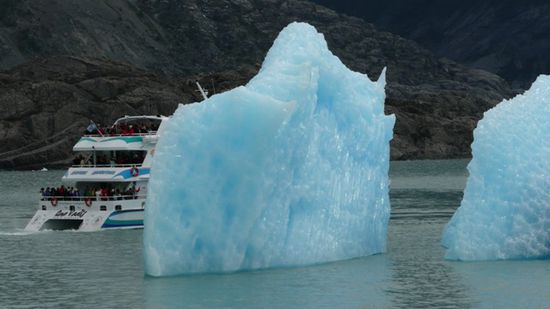 Dieser Eisberg hat speziell schoen geglitzert!