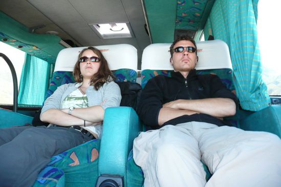 Die lange Busfahrt nehmen wir cool auf uns!
