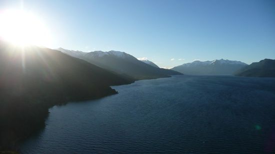 Der Lago Traful in der Abendstimmung.