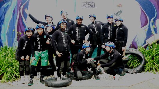 Unsere Gruppe beim Black water Rafting