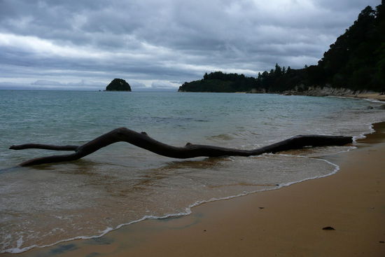 Stimmungsvoller Strand beim Apple Split Rock.