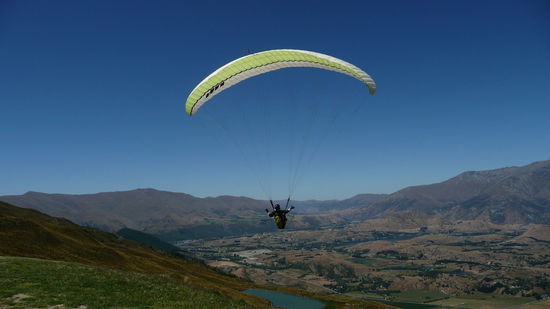 I believe I can fly...zum Glueck kann er's auch!!