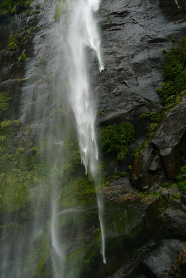 Wir kommen den Wasserfaellen...