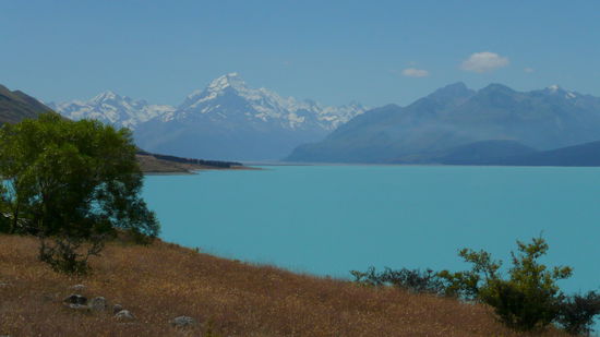 Gletschersee vor dem Mount Cook.