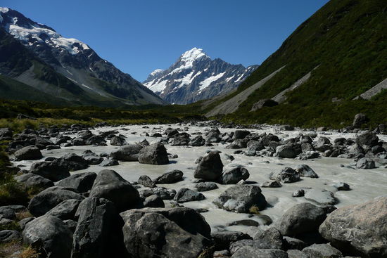 Immer naeher gehts dem Mount Cook entgegen.