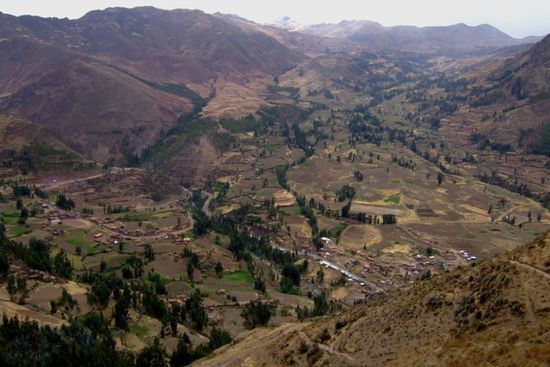 Blick ins Sacred Valley aus Sicht der Ruinen von Pisac.