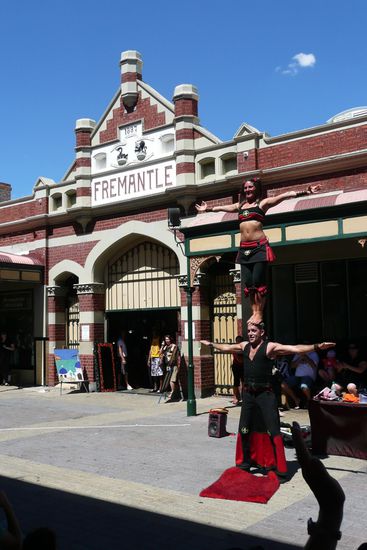 Auch hier gibt es Strassenkuenstler...