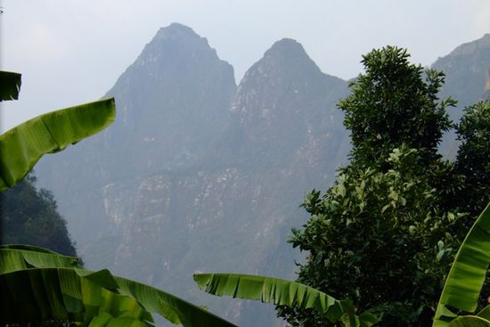 Machu Picchu und Huayna Picchu warten auf uns in der Ferne