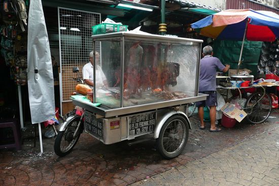 In Chinatown werden allerlei chinesische "Spezialitaeten" verkauft.