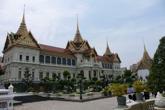 Der stolze Grand Palace in seiner vollen Groesse.