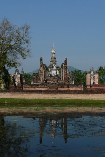Die Buddhastatuen wurden zum Teil wieder restauriert.