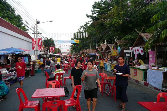 Sonntagsmarkt in Chiang Mai.