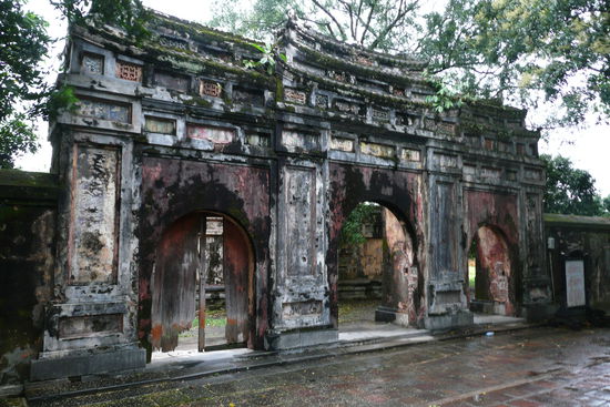 Sieht schon ziemlich heruntergekommen aus... 