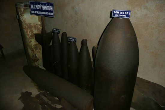 Zeugen des Krieges: All diese Bomben sind in dieser Gegend gelandet.