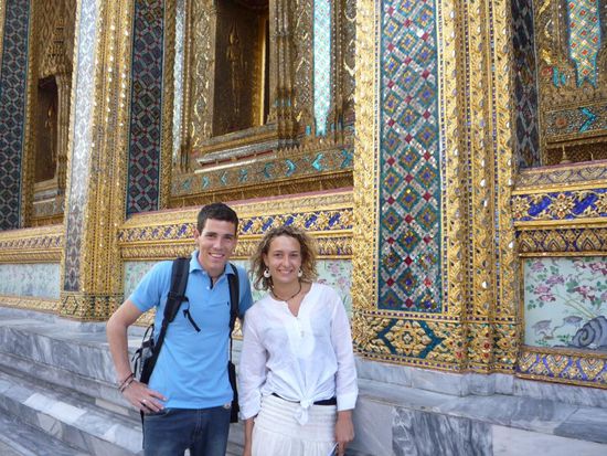 die komplette Aussenhaut ist aus Mosaiksteinen