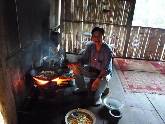 Mr. Chan (unser Guide in Chiang Mai) kocht fuer uns