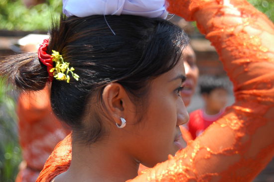 Besucher einer Leichenverbrennung