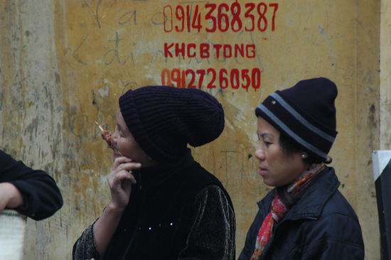 Der Vietnamese als solcher: isst immerzu und ueberall