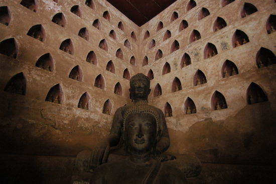 Im Wandelgang  von Wat Sisaket