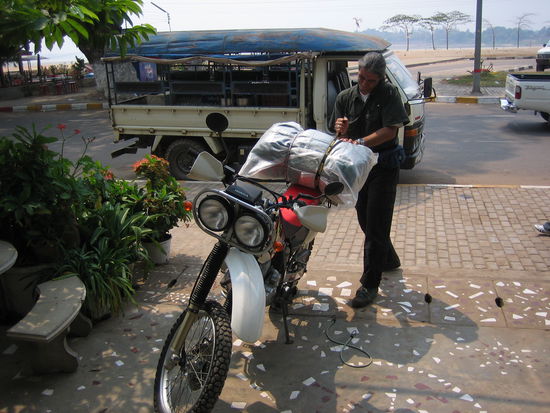 Zu viel Gepaeck, zu wenig Gepaecktraeger