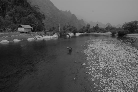 Muehsames Tagwerk am Nam Xong-Fluss