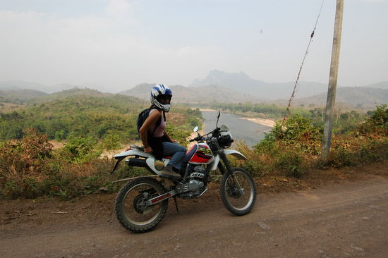 Auf dem Rueckweg von Pak Ou Hoehle am Nam Ou-Fluss