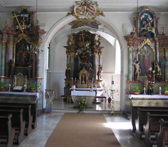 In bzw. an der St. Martinskirche in Muenchen Moosach