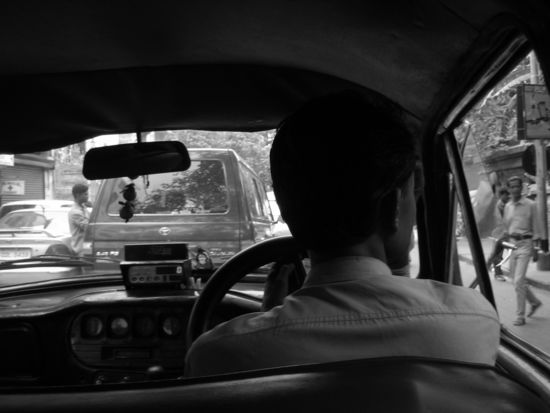 Im Taxi zum Howrah-Bahnhof