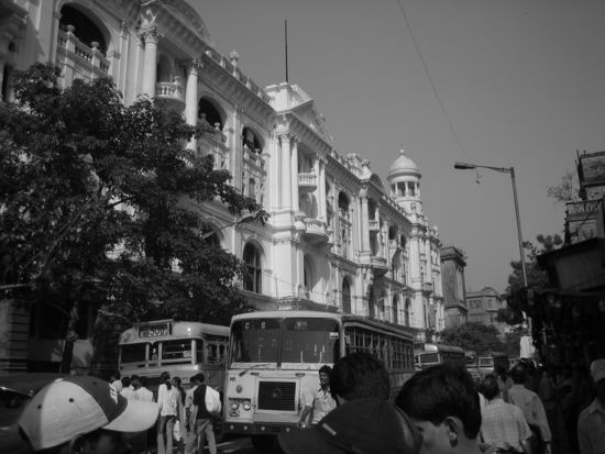 Koloniale Architektur praegt noch viele Strassenzuege