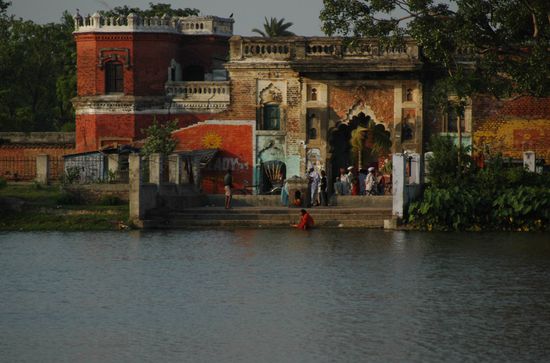 An den heiligen Badeteichen von Janakpur