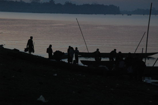 Morgentliche Betriebsamkeit auf Don Khong