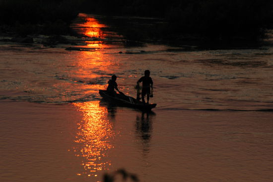 Abendlicher Fischfang (Don Khon)