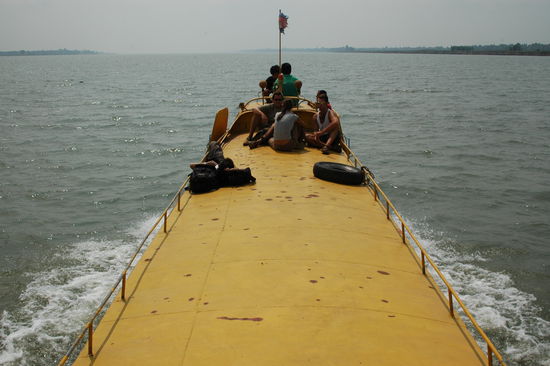 Schnellboot zur kambodschanisch/vietnamesischen Grenze