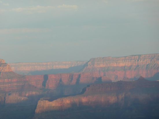 Grand Canyon am morgen beim Sonnenaufgang