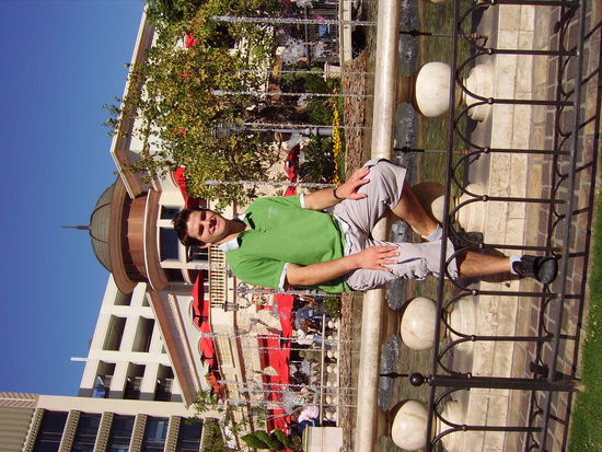 In meinem beliebten Einkaufszentrum verbrachte ich sehr viel Zeit.
Sorry weil das Bild nicht schoen dasteht.