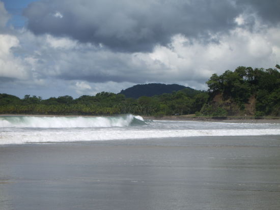 Wellen in Playa Carillo