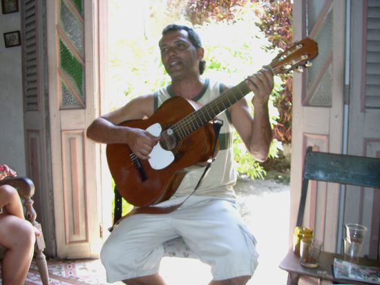 Bandleader Joaquin bei einem Solo