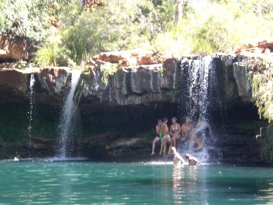 ...und natuerlich gleich reingehuepft... (zuvor haben wir uns aber informiert, obs hier schon Crocos gibt...)