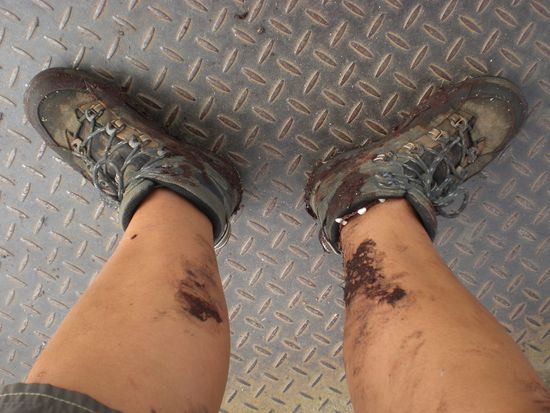 Eine echte Wandersfrau scheut sich auch nicht davor, dreckig zu werden...