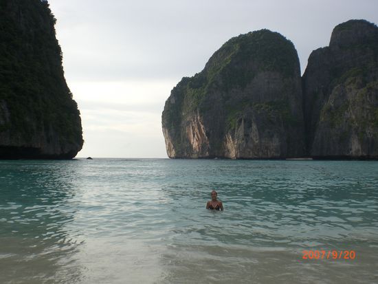 ... und bei der beruehmten Maya Bay aus dem Film ¨The Beach¨