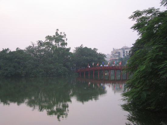 The-Huc-Brücke am Hoan-Kiem-See