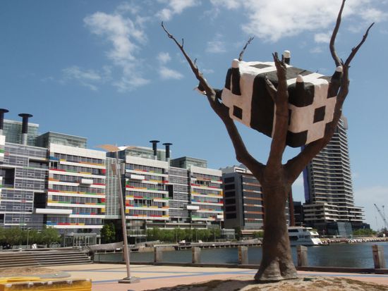 Was macht denn die Kuh im Baum?