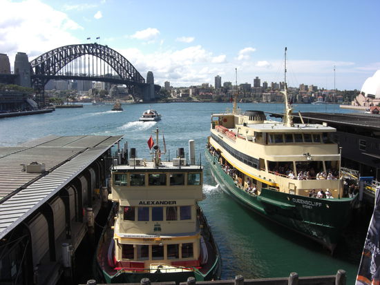 Queenscliff (rechts) - Fähre nach Manly