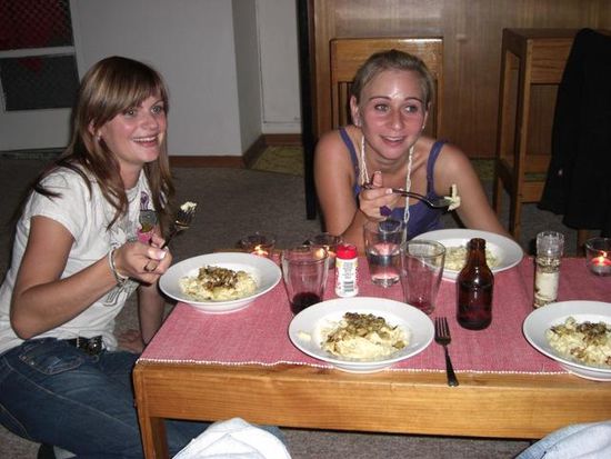 Einweihungsfeier - Schwaebische Kaesspaetzle alla Tanja und Sarah