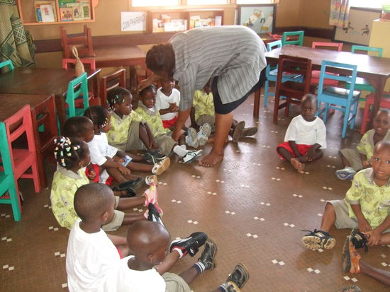 bitt ordentlich in einem Kreis hinsetzen!