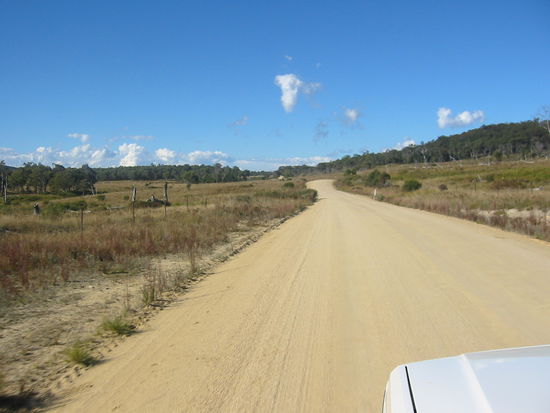 Diese Strasse befuhren wir 100 km - Herausforderung für Mensch und Maschine