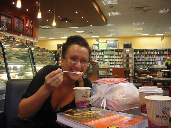 Leseratte im Kaffeerausch