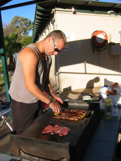 Vorbereitungen fürs Hochzeitsdinner, so ist das: 1 Jahr verheiratet und schon steh ich in der Küche