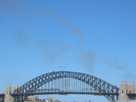 Harbour-Bridge mit Flugshow