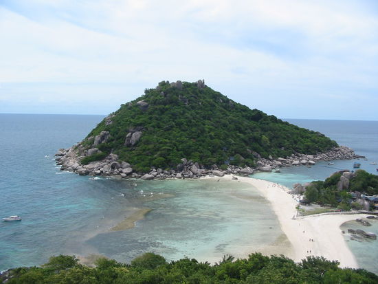 Koh Nang Yuan, meine kleine Trauminsel vom Aussichtspunkt aus gesehen.